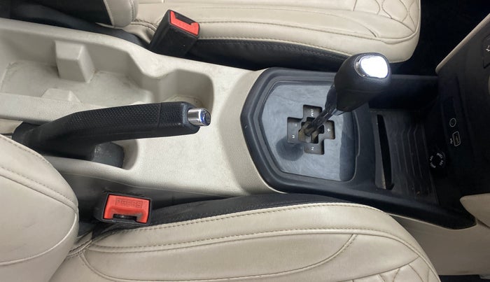 2021 Mahindra XUV300 W6 1.5 DIESEL AMT, Diesel, Automatic, 1,14,435 km, Gear Lever