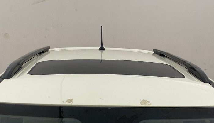 2021 Mahindra XUV300 W6 1.5 DIESEL AMT, Diesel, Automatic, 1,14,435 km, Moonroof/ Sunroof