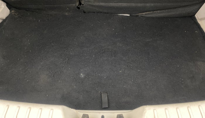 2021 Mahindra XUV300 W6 1.5 DIESEL AMT, Diesel, Automatic, 1,14,435 km, Boot Inside