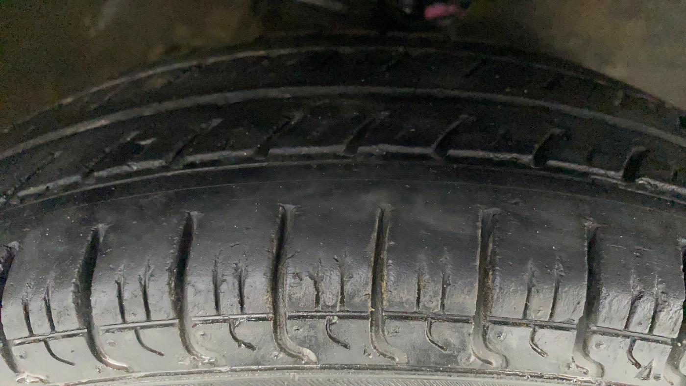 2013 Maruti Alto 800 LXI, Petrol, Manual, 24,841 km, Right Front Tyre Tread