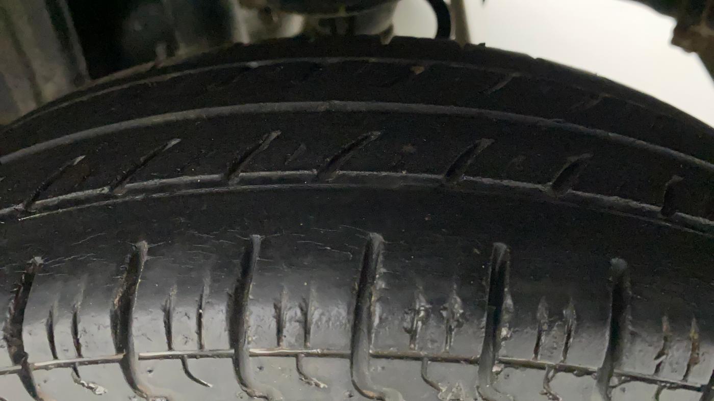2013 Maruti Alto 800 LXI, Petrol, Manual, 24,841 km, Left Rear Tyre Tread