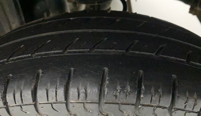 2013 Maruti Alto 800 LXI, Petrol, Manual, 24,841 km, Left Rear Tyre Tread
