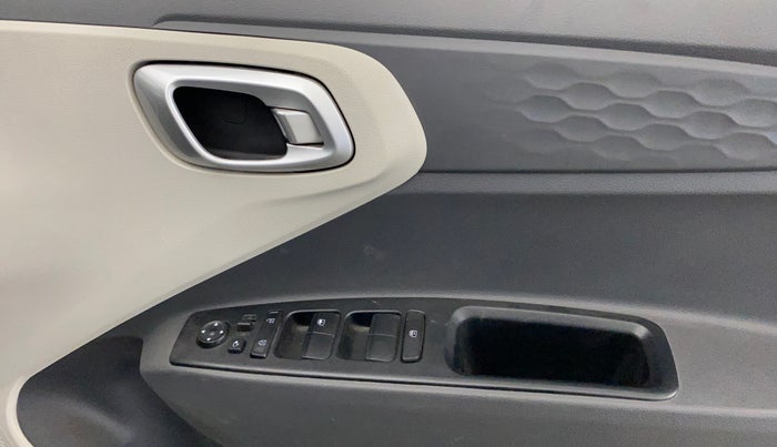 2024 Hyundai AURA SX 1.2 CNG, CNG, Manual, 37,225 km, Driver Side Door Panels Control