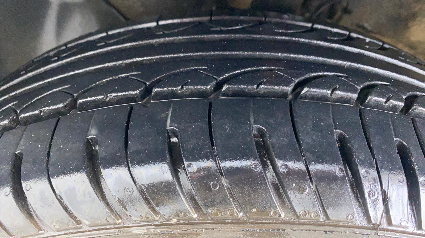 2019 Hyundai Elite i20 1.4 MAGNA PLUS CRDI, Diesel, Manual, 80,838 km, Left Front Tyre Tread