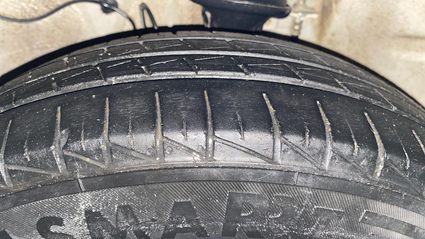 2021 Maruti Alto VXI, Petrol, Manual, 31,774 km, Left Front Tyre Tread