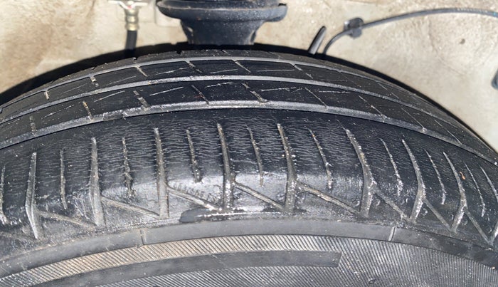 2021 Maruti Alto VXI, Petrol, Manual, 31,774 km, Right Front Tyre Tread