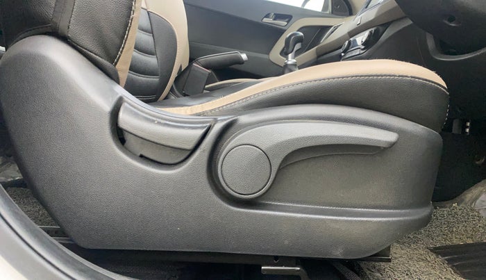 2018 Hyundai Creta SX PLUS 1.6 DIESEL, Diesel, Manual, 1,28,912 km, Driver Side Adjustment Panel