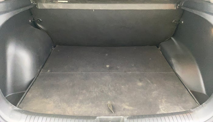 2018 Hyundai Creta SX PLUS 1.6 DIESEL, Diesel, Manual, 1,28,912 km, Boot Inside