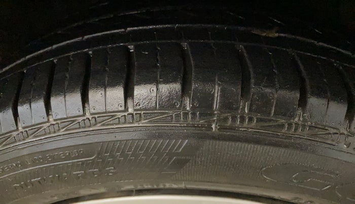 2015 Hyundai Grand i10 MAGNA 1.2 KAPPA VTVT, Petrol, Manual, 37,293 km, Right Front Tyre Tread