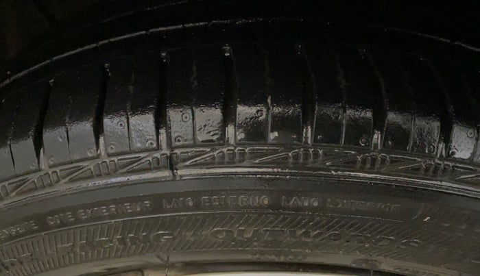 2015 Hyundai Grand i10 MAGNA 1.2 KAPPA VTVT, Petrol, Manual, 37,293 km, Left Front Tyre Tread