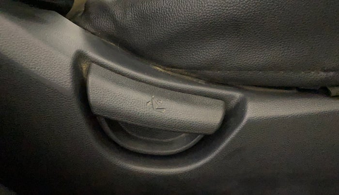 2015 Hyundai Grand i10 MAGNA 1.2 KAPPA VTVT, Petrol, Manual, 37,293 km, Driver Side Adjustment Panel