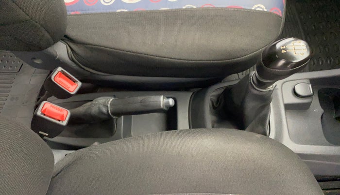 2016 Renault Kwid RXT 0.8, Petrol, Manual, 42,815 km, Gear Lever