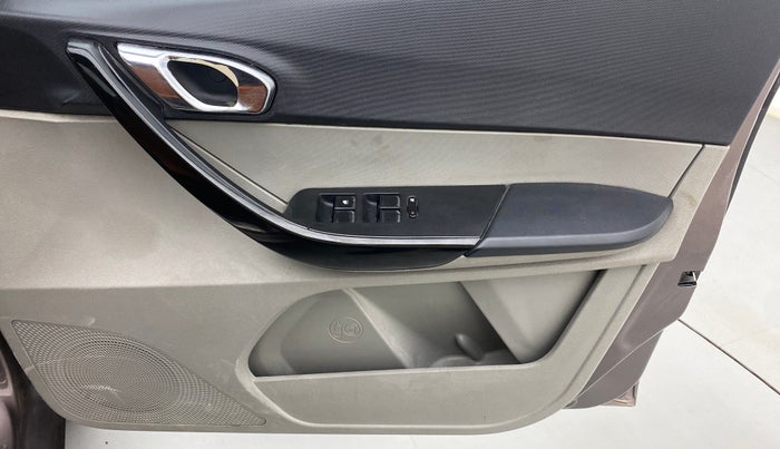 2019 Tata Tiago XZ PETROL, Petrol, Manual, 69,408 km, Driver Side Door Panels Control