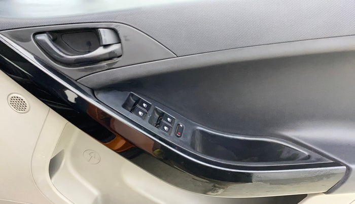 2018 Tata NEXON XM DIESEL, Diesel, Manual, 67,261 km, Driver Side Door Panels Control