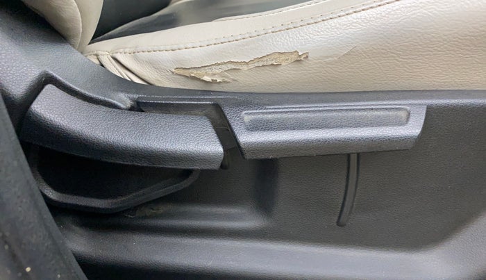 2020 Hyundai VENUE SX 1.0 TURBO, Petrol, Manual, 60,493 km, Driver Side Adjustment Panel