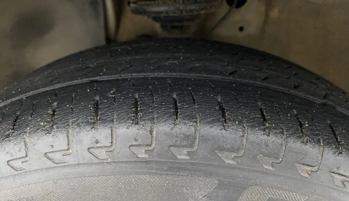 2017 Maruti IGNIS ALPHA 1.2, Petrol, Manual, 49,735 km, Left Front Tyre Tread