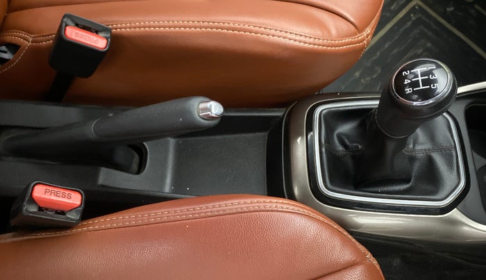 2017 Maruti IGNIS ALPHA 1.2, Petrol, Manual, 49,735 km, Gear Lever