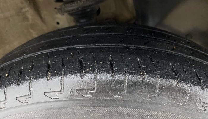 2017 Maruti IGNIS ALPHA 1.2, Petrol, Manual, 49,735 km, Right Front Tyre Tread