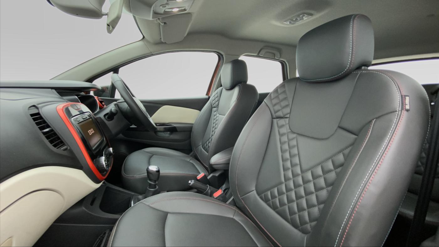 2019 Renault Captur PLATINE DUAL TONE, Diesel, Manual, 47,627 km, Right Side Front Door Cabin