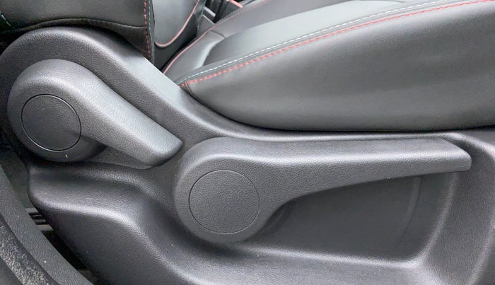 2019 Renault Captur PLATINE DUAL TONE, Diesel, Manual, 47,627 km, Driver Side Adjustment Panel