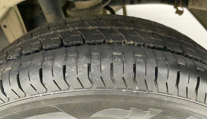 2013 Maruti Alto 800 LXI, Petrol, Manual, 76,804 km, Left Rear Tyre Tread
