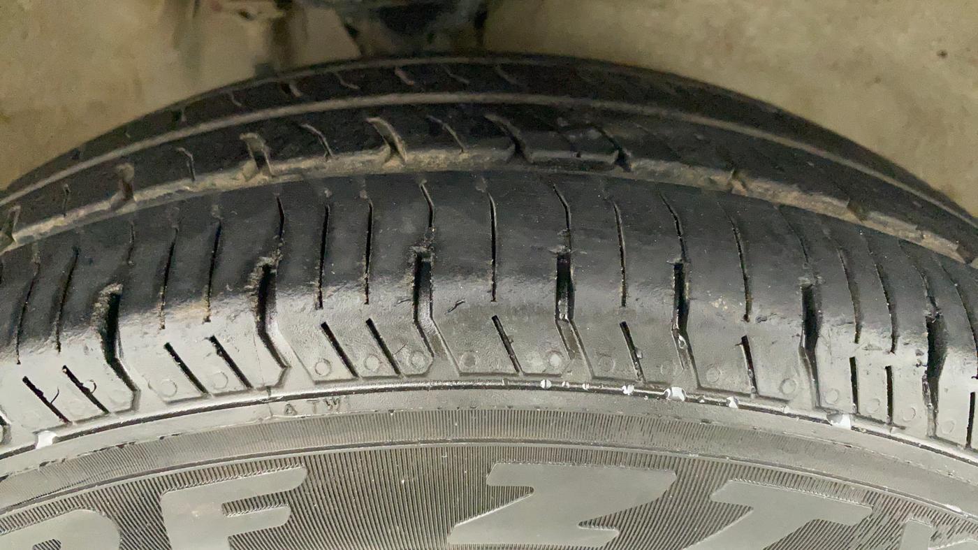 2013 Maruti Alto 800 LXI, Petrol, Manual, 76,804 km, Right Front Tyre Tread