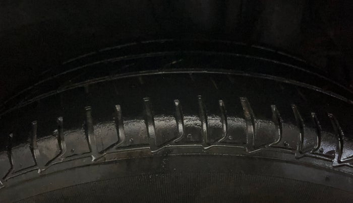 2017 Hyundai Elite i20 MAGNA EXECUTIVE 1.2, Petrol, Manual, 48,940 km, Left Rear Tyre Tread