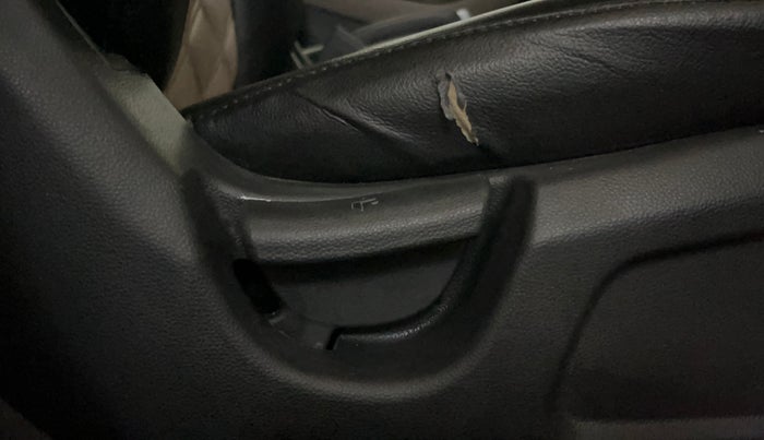 2017 Hyundai Elite i20 MAGNA EXECUTIVE 1.2, Petrol, Manual, 48,940 km, Driver Side Adjustment Panel