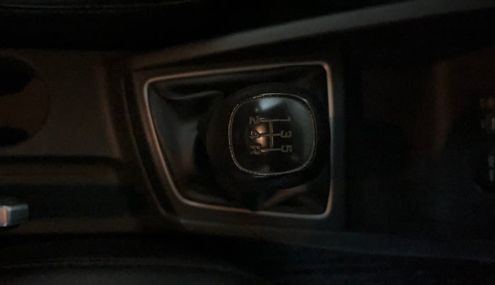 2017 Hyundai Elite i20 MAGNA EXECUTIVE 1.2, Petrol, Manual, 48,940 km, Gear Lever