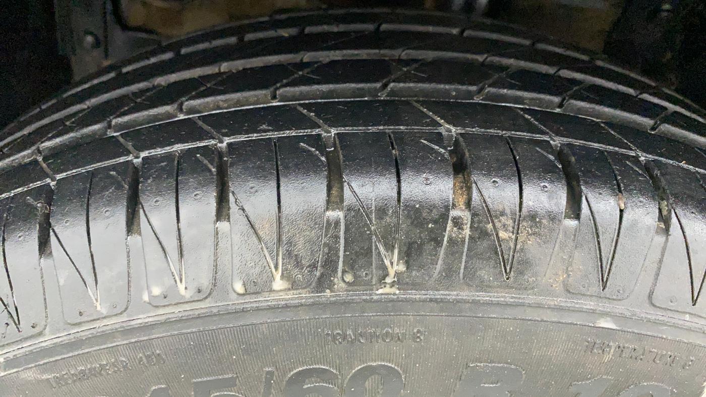 2018 Maruti Vitara Brezza ZDI + AMT, Diesel, Automatic, 16,508 km, Left Front Tyre Tread