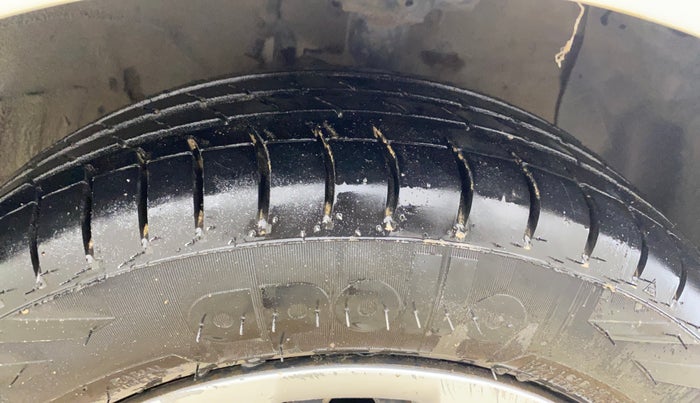 2014 Hyundai Grand i10 SPORTZ 1.2 KAPPA VTVT, Petrol, Manual, 77,200 km, Right Front Tyre Tread