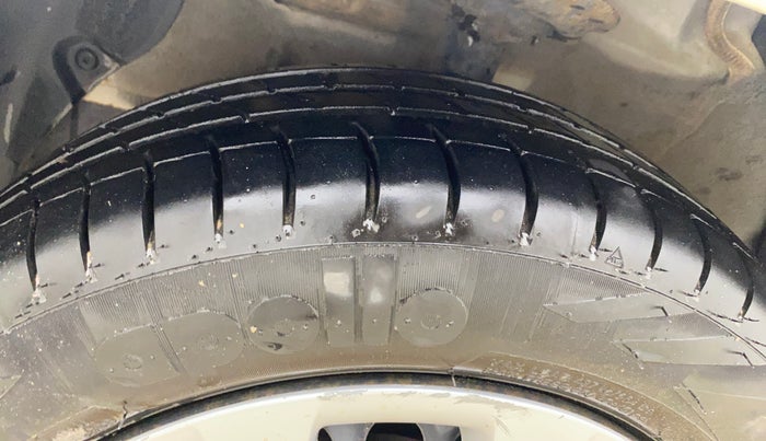 2014 Hyundai Grand i10 SPORTZ 1.2 KAPPA VTVT, Petrol, Manual, 77,200 km, Left Front Tyre Tread