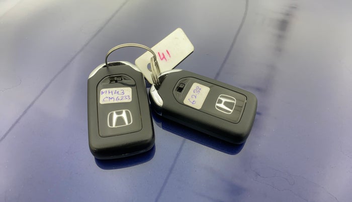 2025 Honda Amaze ZX 1.2 Petrol MT, Petrol, Manual, 3,285 km, Key Close Up