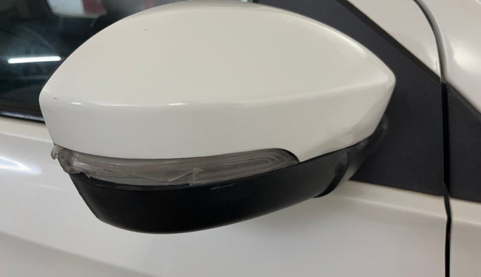 2021 Tata Tiago XT PETROL, Petrol, Manual, 79,285 km, Right rear-view mirror - Indicator light has minor damage