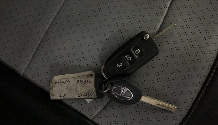 2021 Tata Tiago XT PETROL, Petrol, Manual, 79,285 km, Key Close Up