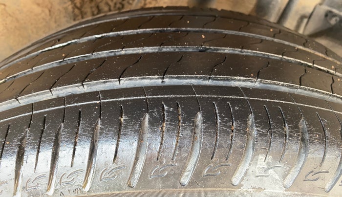 2020 Tata NEXON XZ PLUS PETROL, Petrol, Manual, 75,298 km, Left Rear Tyre Tread