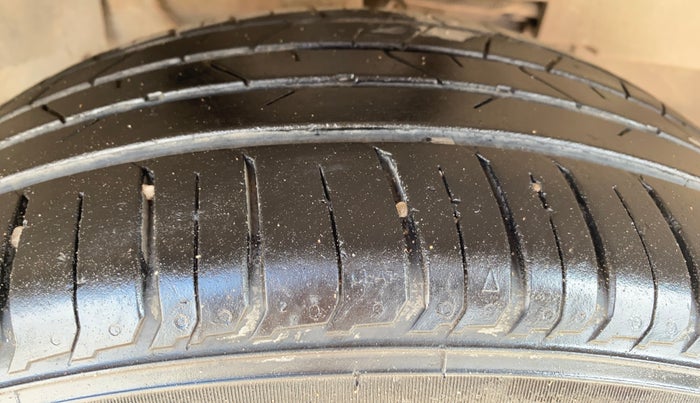 2020 Tata NEXON XZ PLUS PETROL, Petrol, Manual, 75,298 km, Right Front Tyre Tread