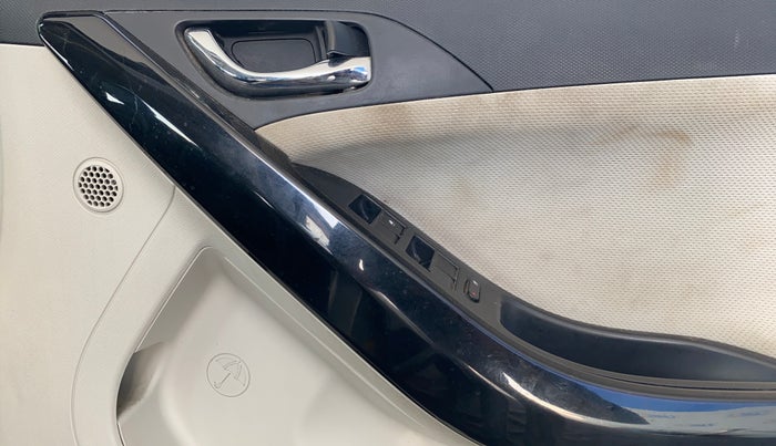 2020 Tata NEXON XZ PLUS PETROL, Petrol, Manual, 75,298 km, Driver Side Door Panels Control