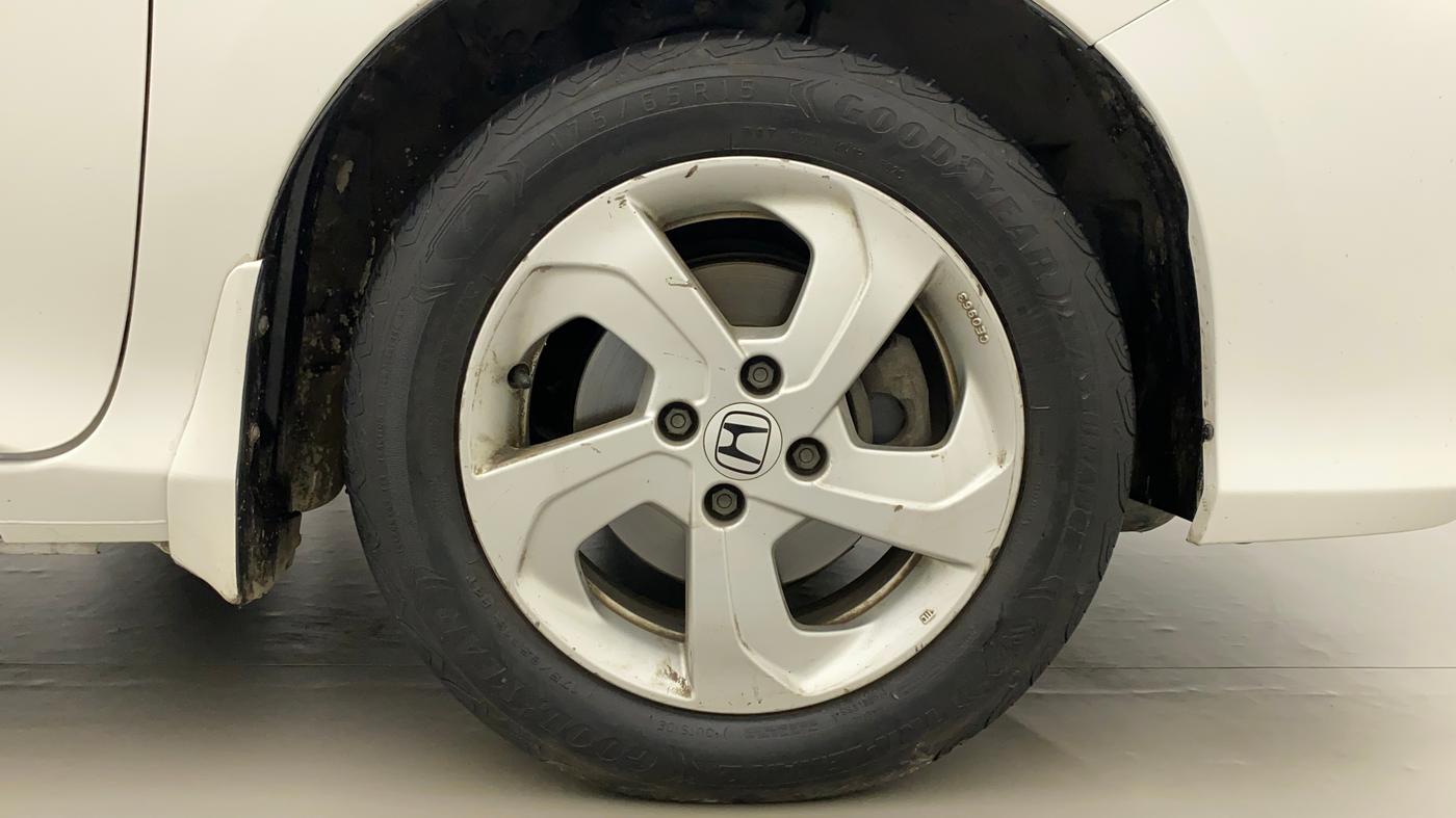 2015 Honda City 1.5L I-VTEC SV, Petrol, Manual, 1,01,611 km, Right Front Wheel