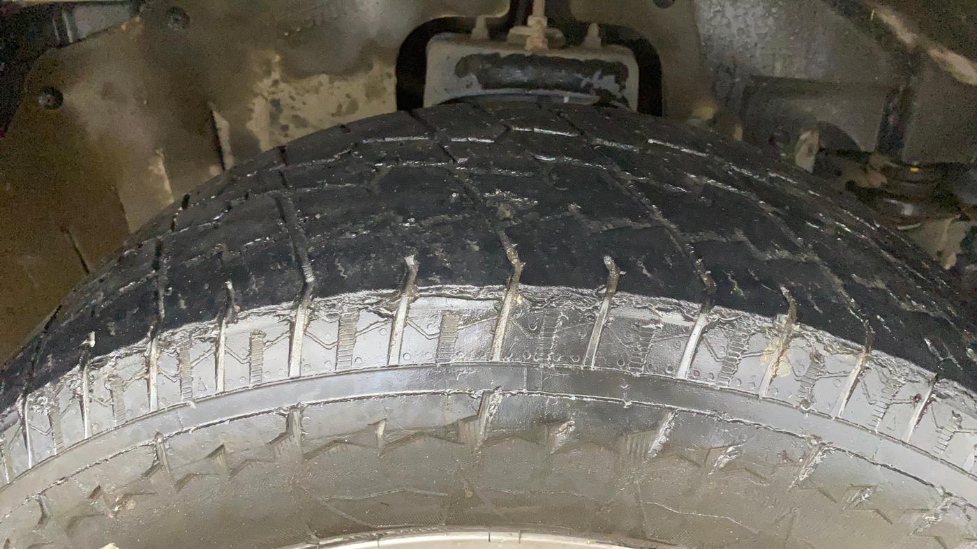 2022 Mahindra Thar LX HARD TOP 4WD MT, Diesel, Manual, 50,593 km, Right Front Tyre Tread