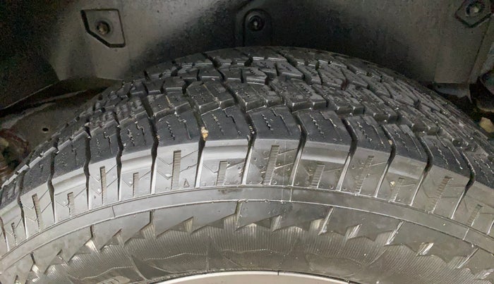 2022 Mahindra Thar LX HARD TOP 4WD MT, Diesel, Manual, 50,593 km, Left Rear Tyre Tread