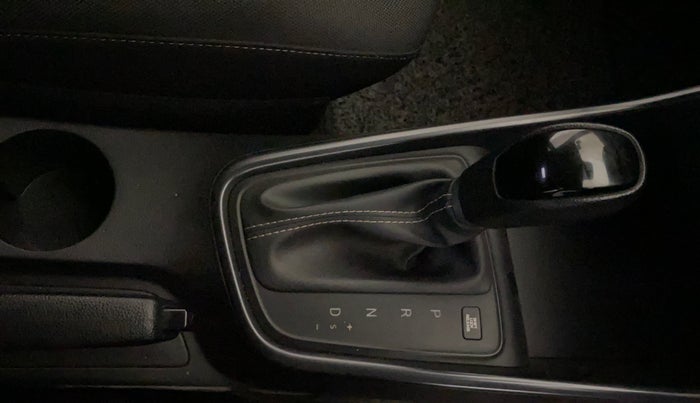 2023 Hyundai NEW I20 SPORTZ 1.2 IVT, Petrol, Automatic, 7,695 km, Gear Lever