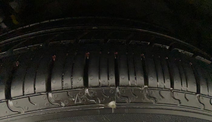 2016 Maruti Ertiga VDI SHVS, Diesel, Manual, 56,645 km, Left Rear Tyre Tread
