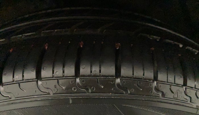 2016 Maruti Ertiga VDI SHVS, Diesel, Manual, 56,645 km, Left Front Tyre Tread