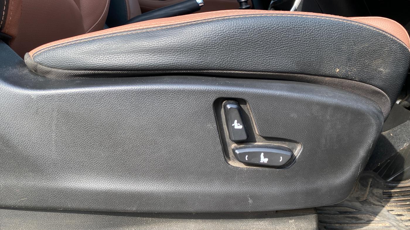 2023 MG HECTOR PLUS SHARP PRO 1.5 TURBO MT 6 STR, Petrol, Manual, 89,530 km, Driver Side Adjustment Panel