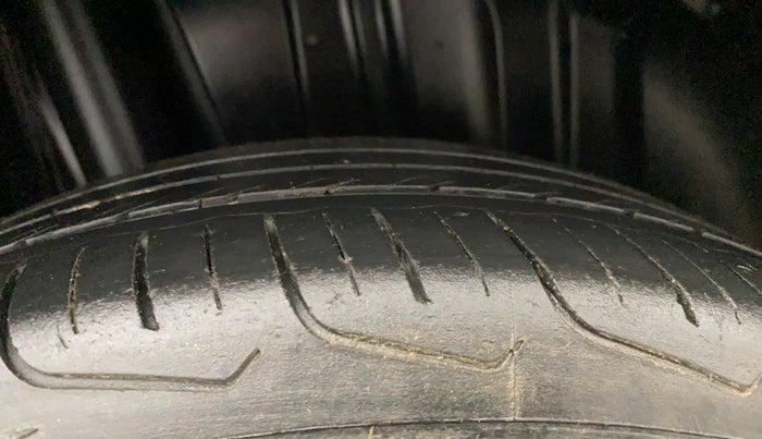 2024 Maruti FRONX DELTA PLUS 1.2MT, Petrol, Manual, 41,860 km, Right Rear Tyre Tread