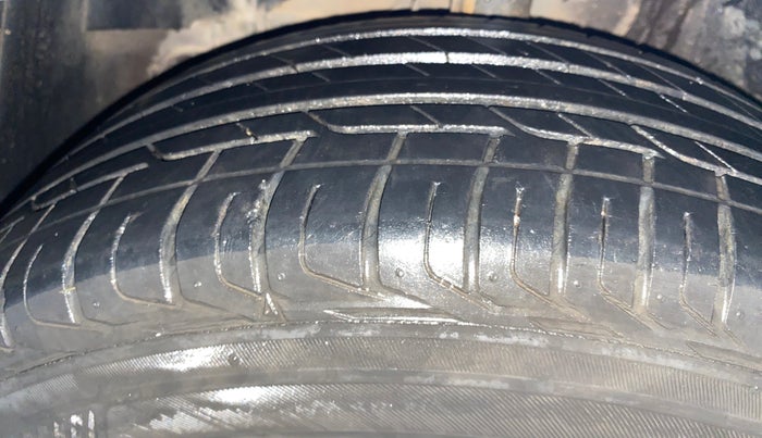 2020 Tata NEXON XZA PLUS (O) PETROL DUAL TONE, Petrol, Automatic, 48,082 km, Left Front Tyre Tread