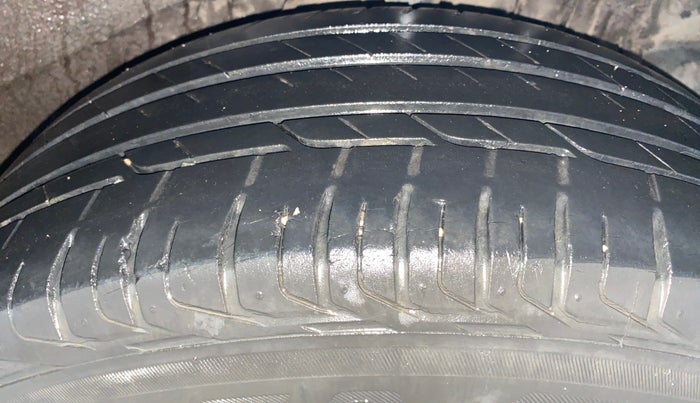 2020 Tata NEXON XZA PLUS (O) PETROL DUAL TONE, Petrol, Automatic, 48,082 km, Left Rear Tyre Tread