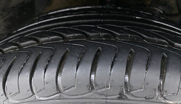 2017 Maruti S Cross ZETA 1.3, Diesel, Manual, 72,625 km, Right Front Tyre Tread