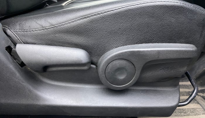 2017 Maruti S Cross ZETA 1.3, Diesel, Manual, 72,625 km, Driver Side Adjustment Panel